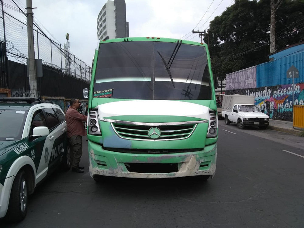 Un autobús de pasajeros sin placas atropelló a Claudia Ledesma en San Ángel