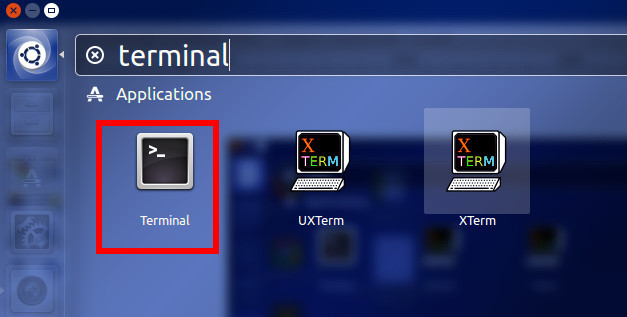 Se mostrará el ícono de la consola / terminal, hacemos click en el ícono  para abrirla
