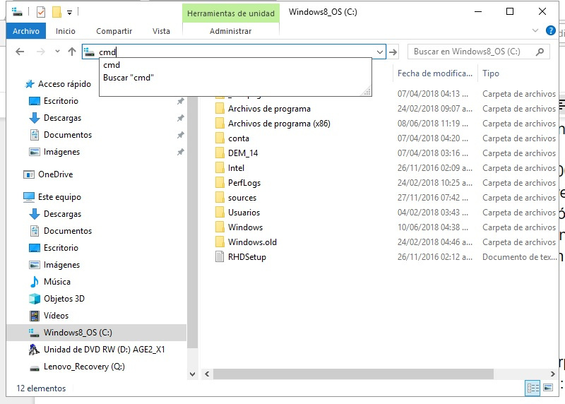 En el explorador de archivos de windows, desde cualquier carpeta podemos abrir la línea de comandos escribiendo en la barra de direcciones el comando: CMD